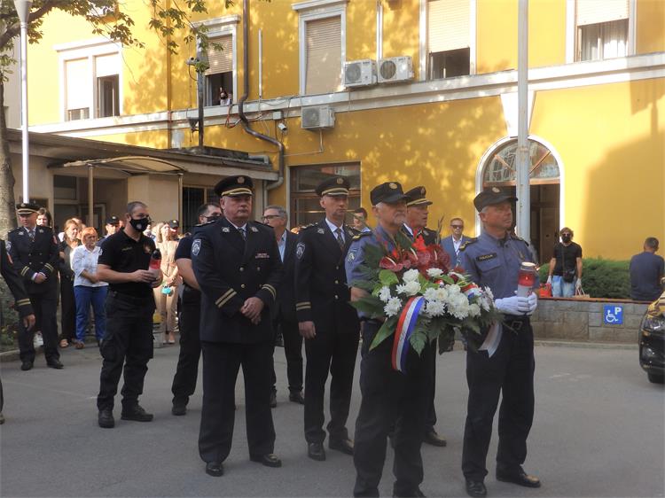 Slika /2021/DAN%20POLICIJE-CVIJE%C4%86E-GLAVNA.jpg