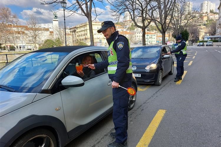 Policijska uprava primorsko-goranska Nogometni susret između HNK