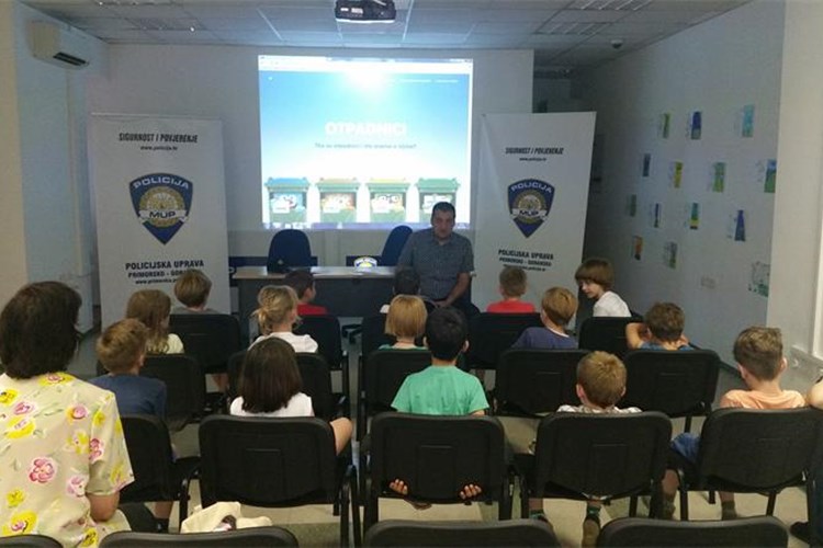 Slika /Prevencija/2016/ZAG-ER-VRTIĆ-24.6.-MALA.jpg