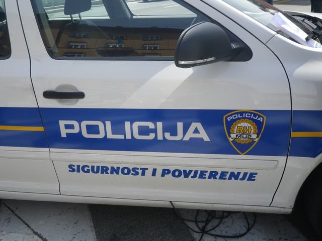 Slika /policija09.JPG