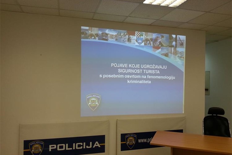 Slika /vijesti/2015/SIGURNOST-TU.jpg