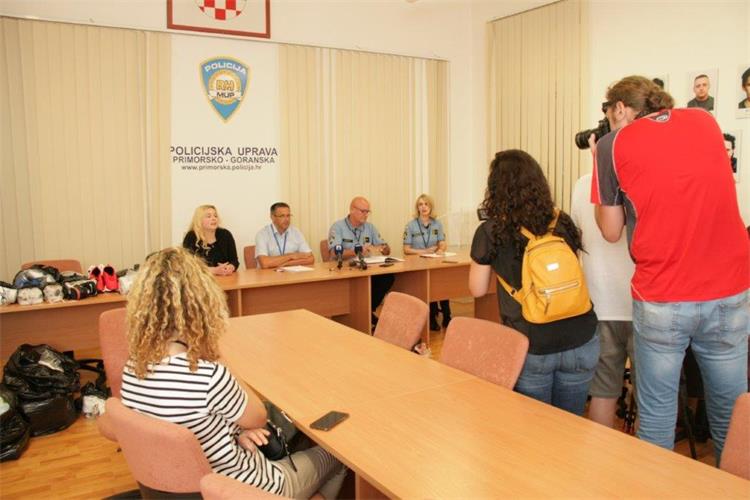 Slika /vijesti/2019/tenisice%204.jpg