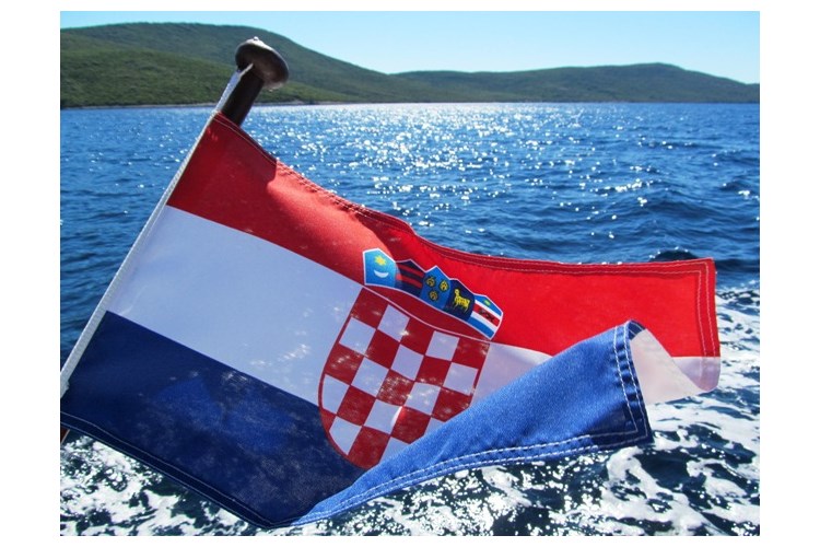 Slika 2023/hrvatska-zastava2.jpg
