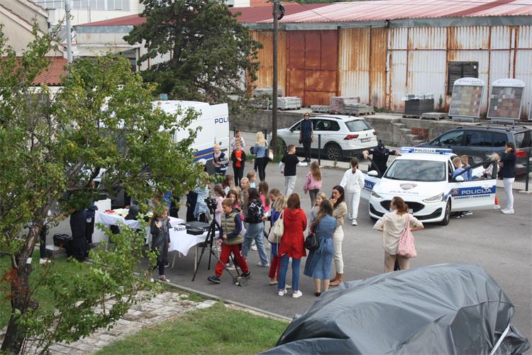 Slika Dan%20policije/Rab%20-%20Dan%20policije%204.JPG