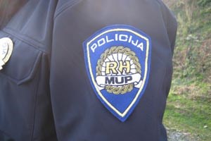 Slika Ilustr/policajac02.jpg