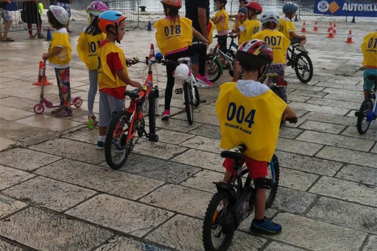 Slika PROMET/2016/HAK-RIJEKA-MALA.JPG